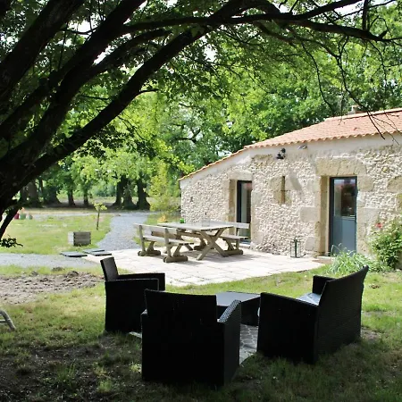 De Charme Avec Jardin Et Soins Bien-etre A - Fr-1-426-469 *
