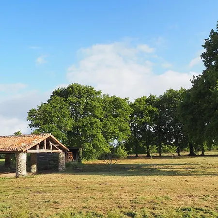 Holiday home De Charme Avec Jardin Et Soins Bien-etre A - Fr-1-426-469